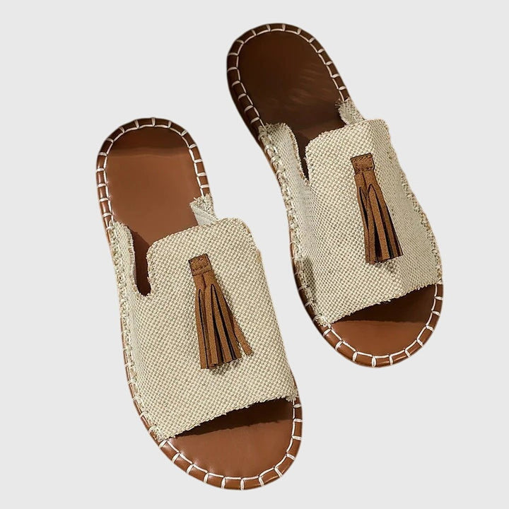 Textured non-slip rubber outsole on women's casual comfort sandals