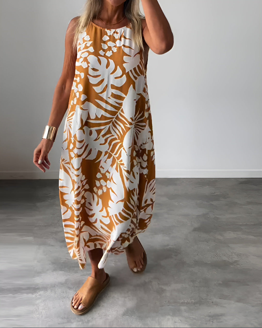 Elegant sleeveless brown summer dress for women, casual party wear
