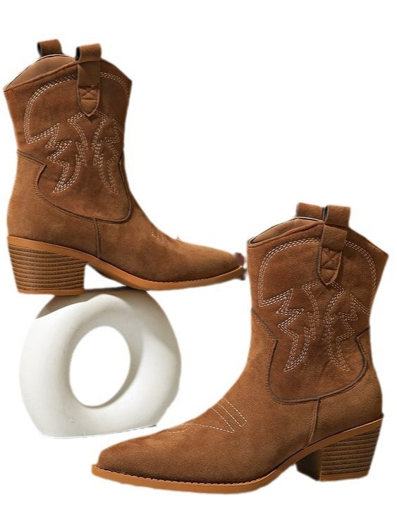 Brown retro mid-calf boots for women featuring intricate floral embroidery and a sturdy block heel.