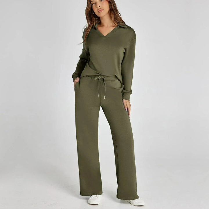 Comfortable V-neck sweatshirt from a stylish loungewear set