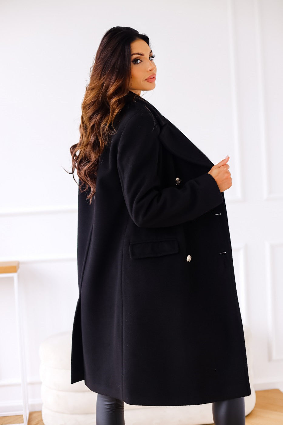Classic women's double-breasted long trench coat in beige