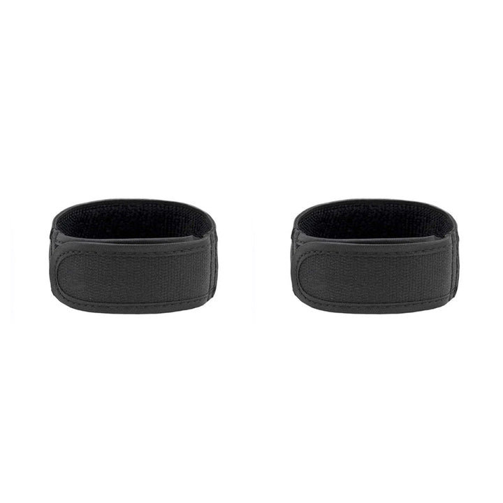 Detailed shot of the buckle-free adjustable elastic band and hardware