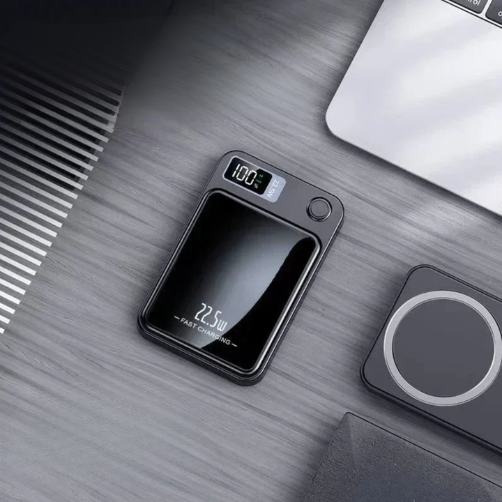 Magnetic charger aligned perfectly for wireless power bank use on mobile phones