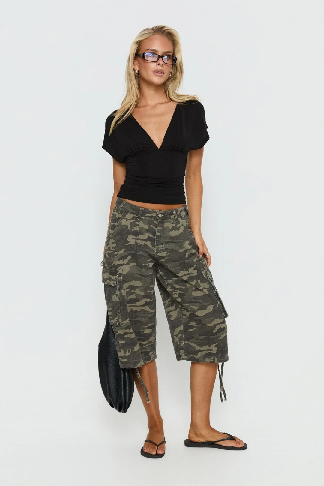 Back pocket design on women's streetwear cargo shorts