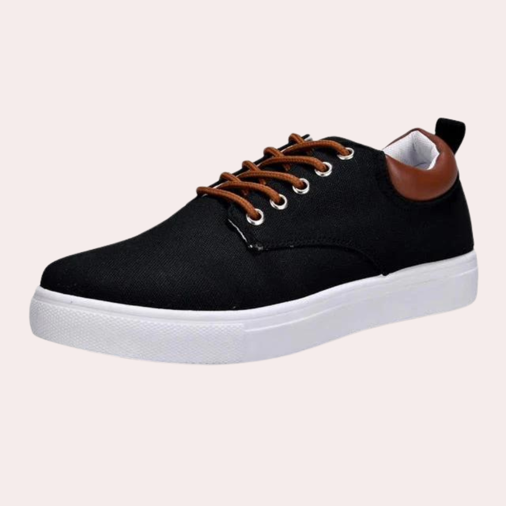 Men's black casual supportive walking shoe with laces