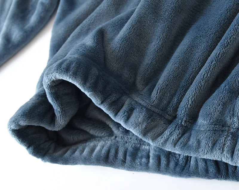 Durable hem and pocket details on men's winter pyjama top