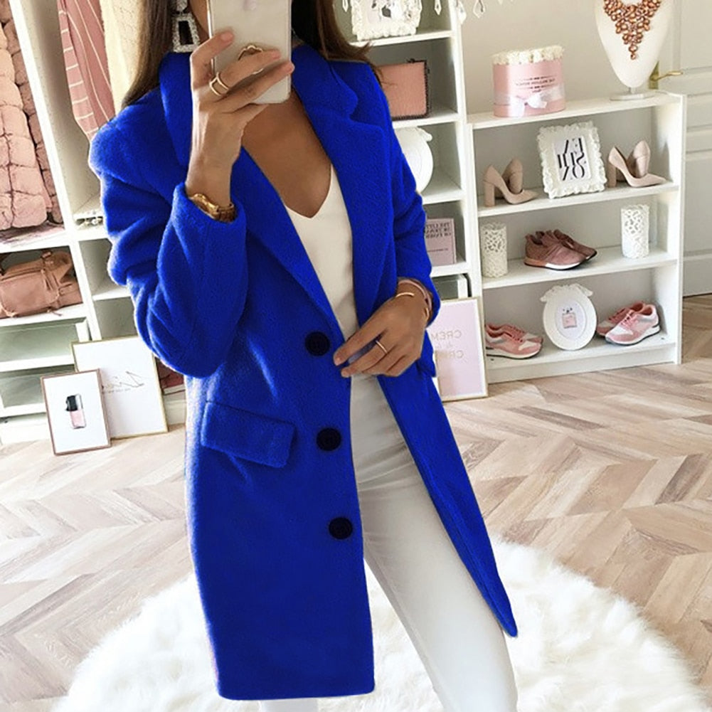 Tailored women's lavish winter coat in outerwear style