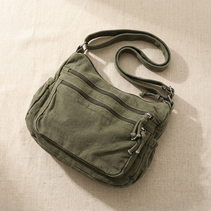 Casual canvas handbag in black, ideal for daily essentials