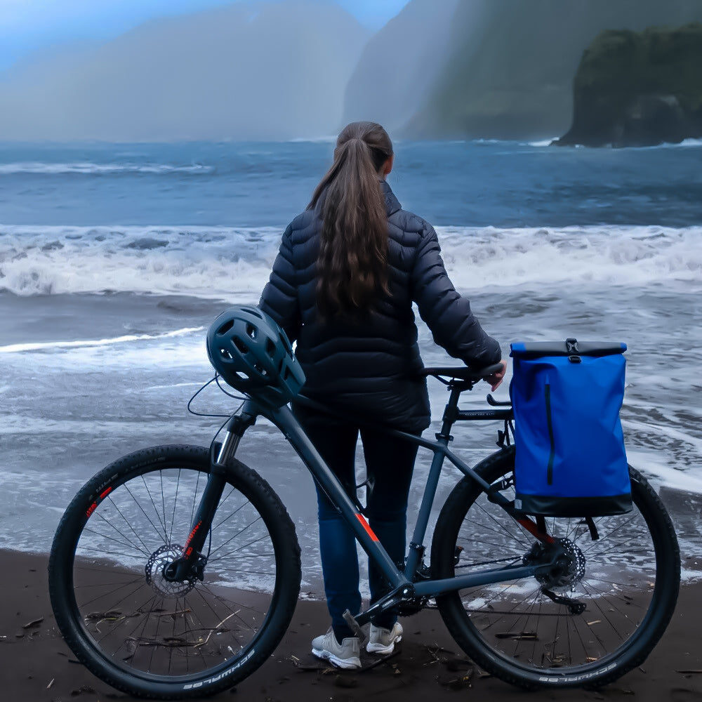 Bottom reinforcement panel of the waterproof bike bag for extra durability