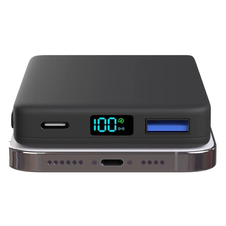 Magnetic power bank 10000 mAh displaying battery level LED indicator