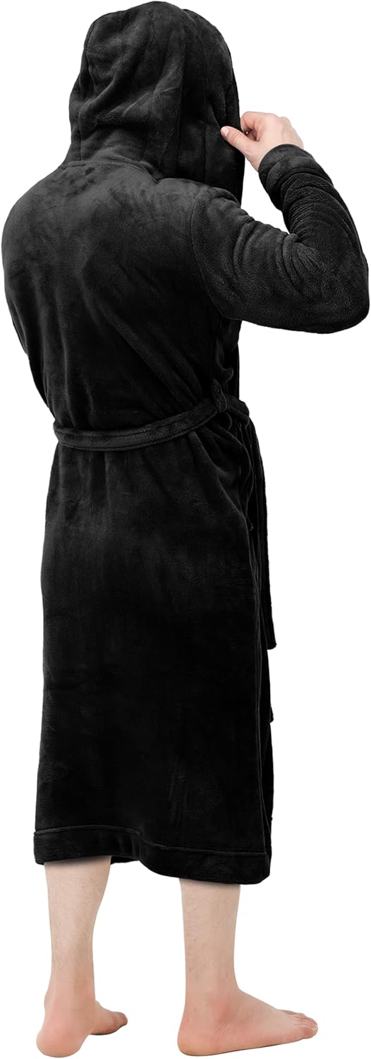High quality fabric detail on mens fleece dressing gown