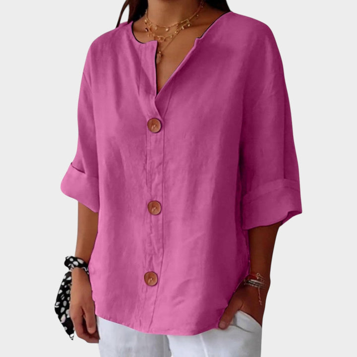 Breathable linen shirt for women tailored for a comfortable relaxed fit