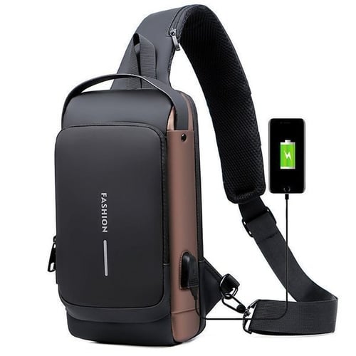 Back view of the ergonomic strap design on the black unisex travel bag.