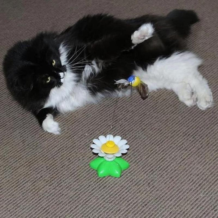 Close up of the spinning hummingbird attachment for cat toy