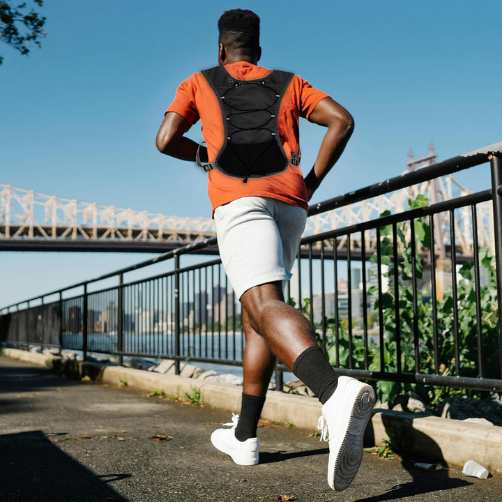 Flexible hydration flask compatibility on trail running vest pockets