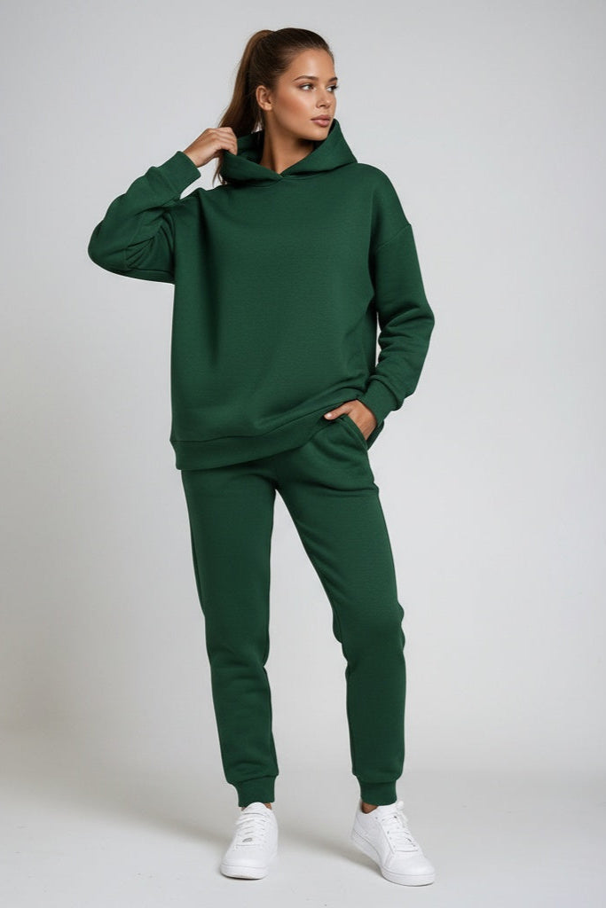 Complete women clothing casual jogging suit in a versatile design