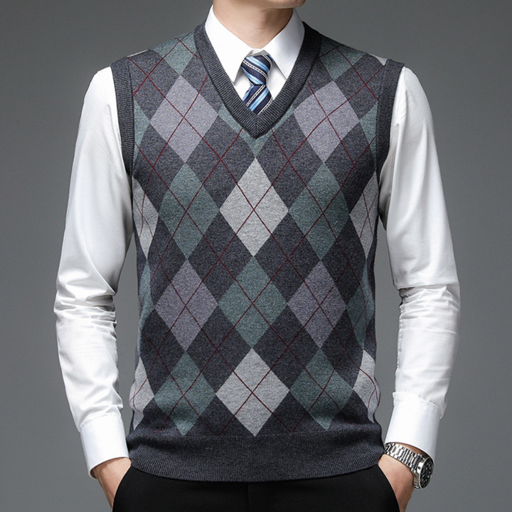 Quinlan | Men’s Argyle V-Neck Vest