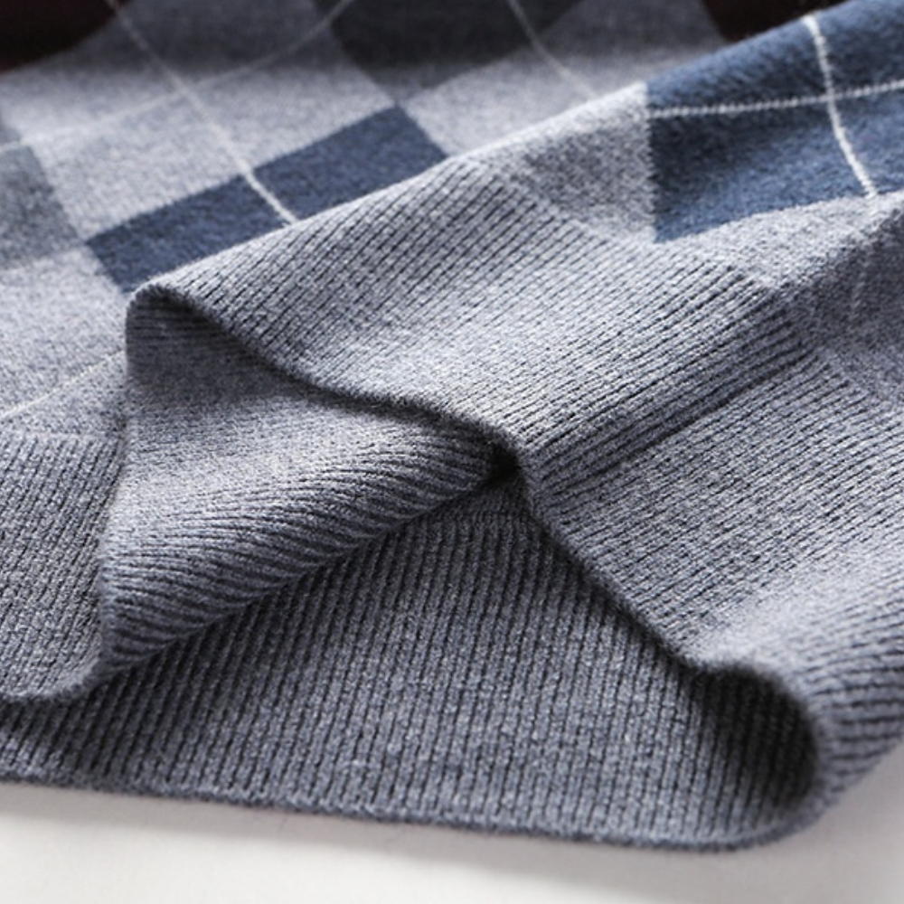 Quinlan | Men’s Argyle V-Neck Vest