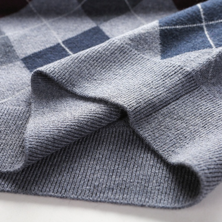 Quinlan | Men’s Argyle V-Neck Vest