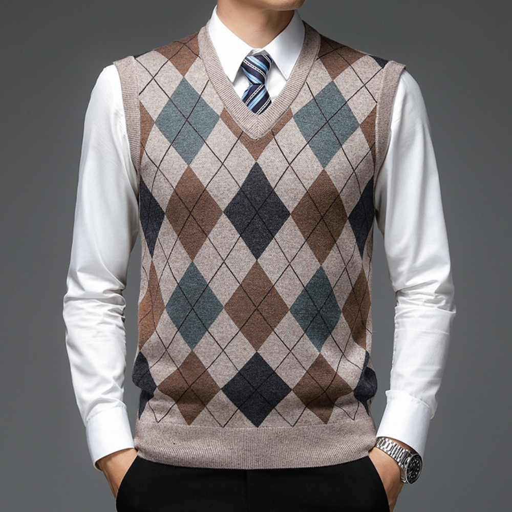 Quinlan | Men’s Argyle V-Neck Vest