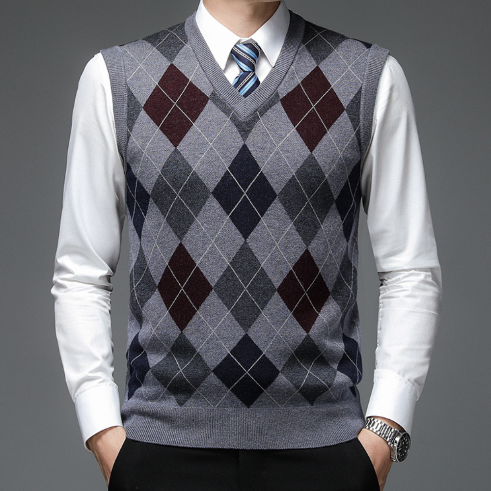 Quinlan | Men’s Argyle V-Neck Vest