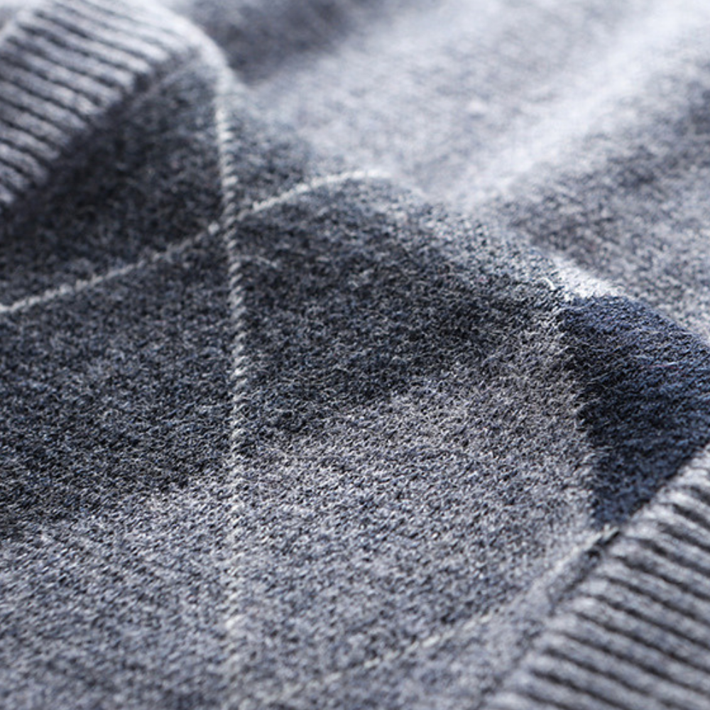 Quinlan | Men’s Argyle V-Neck Vest