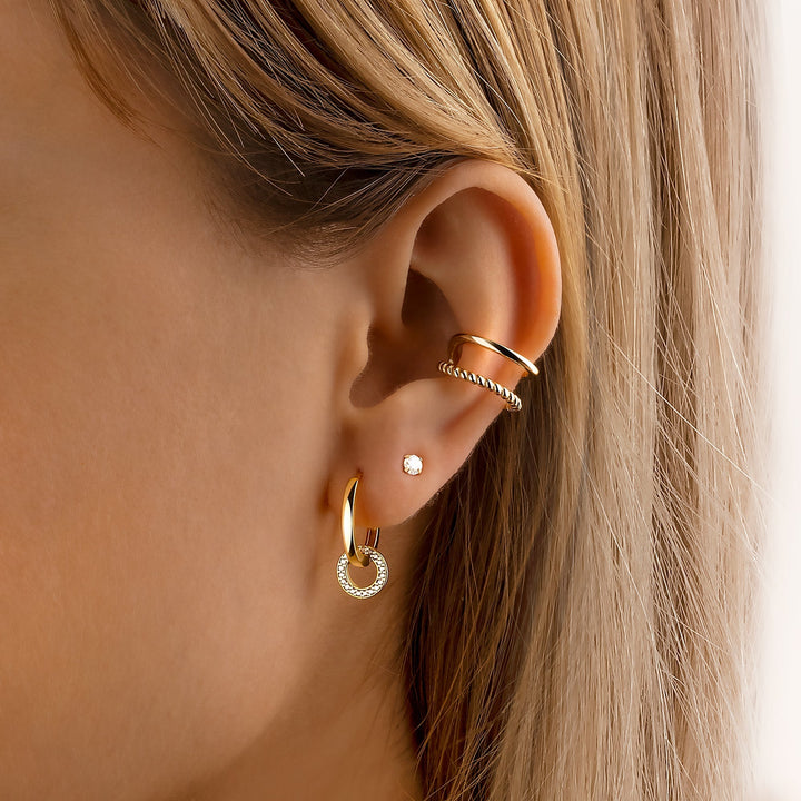 Gold plated linked circle hoop earrings, minimalist womens jewelry close-up