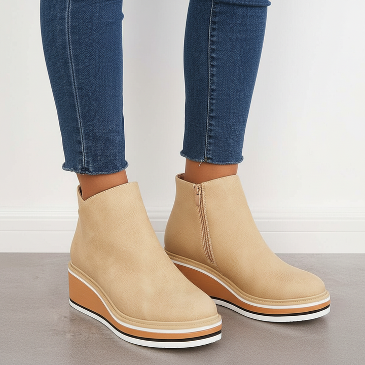 Treaded rubber outsole of casual women's platform ankle boots