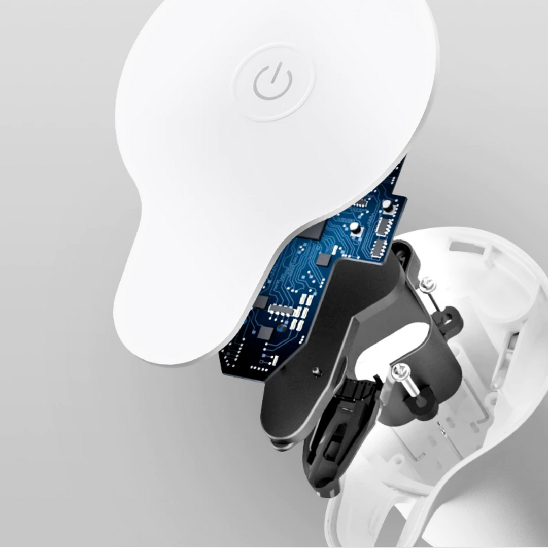 Smart motion sensor touchless dispenser showing high efficiency foam output
