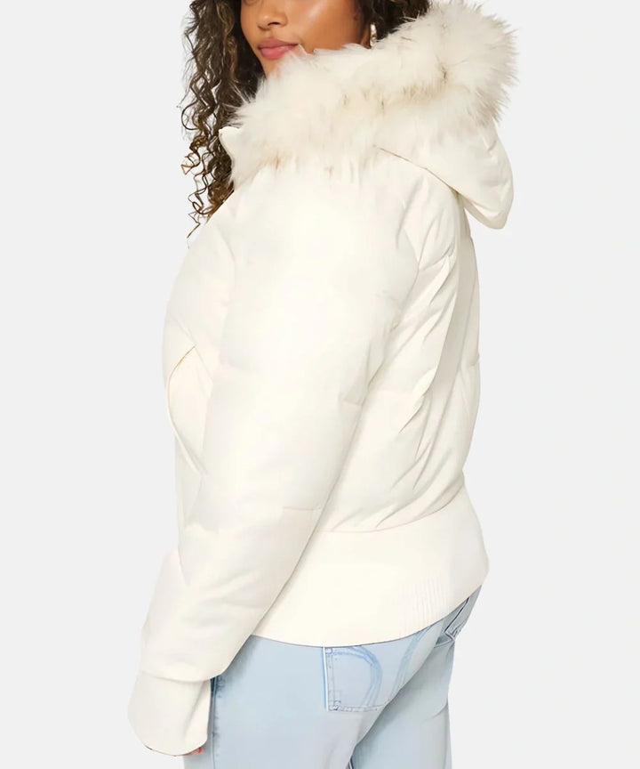 Close-up of the ribbed cuffs on the women's quilted winter puffer jacket