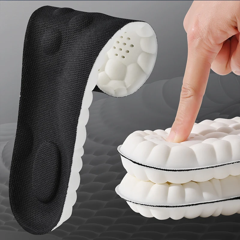 High-elasticity sports insole showing flexible cushioning and shock-absorbing properties