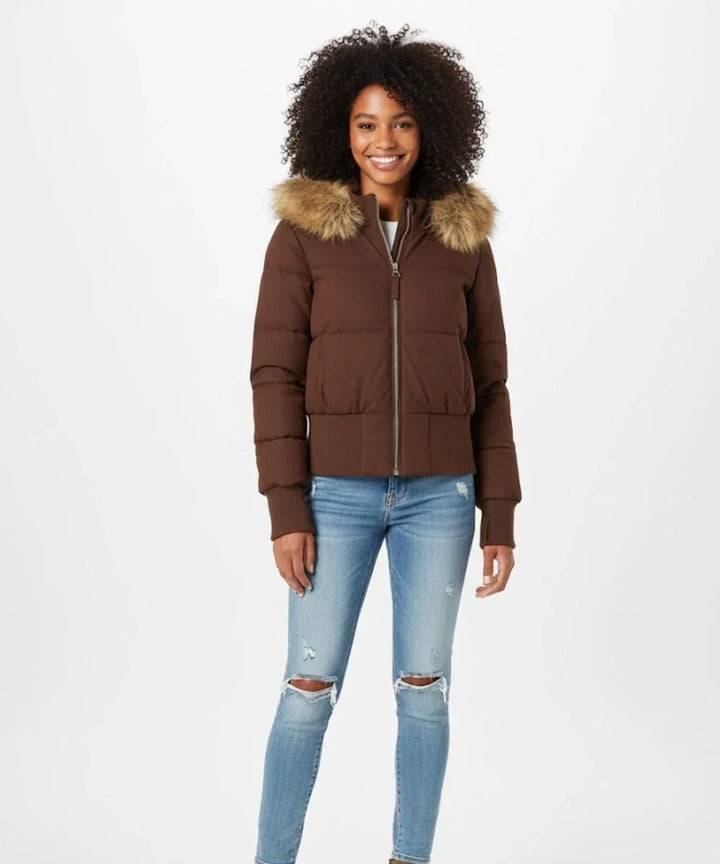 Detailed stitching on the quilted winter puffer jacket for women