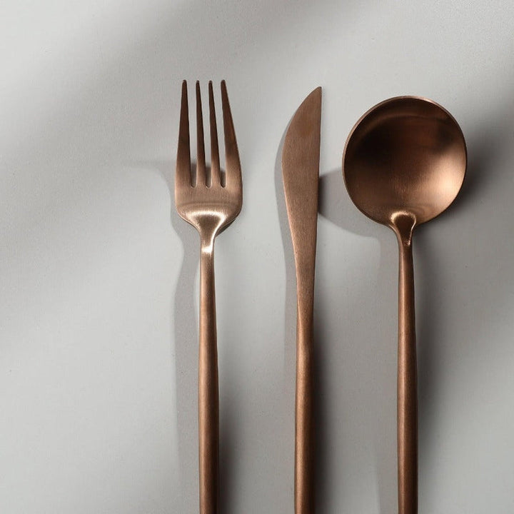 Versatile kitchen cutlery set suitable for casual and upscale dining