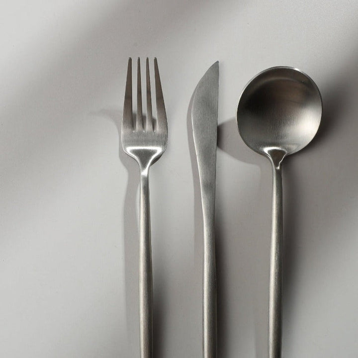Minimalist flatware arrangement displaying clean lines and modern appeal
