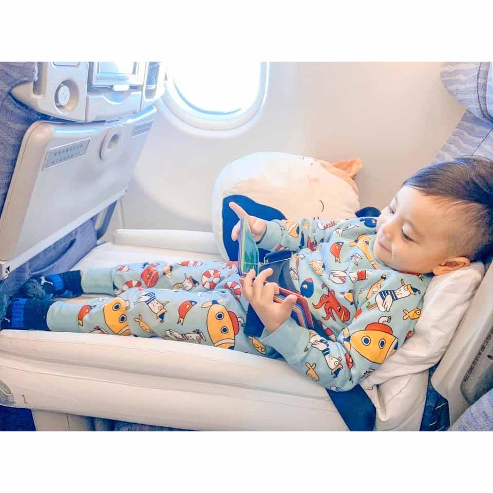 Durable PVC inflatable travel mattress for toddlers with velvety top