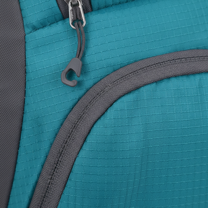 Water-resistant fabric texture of the 20L hiking backpack