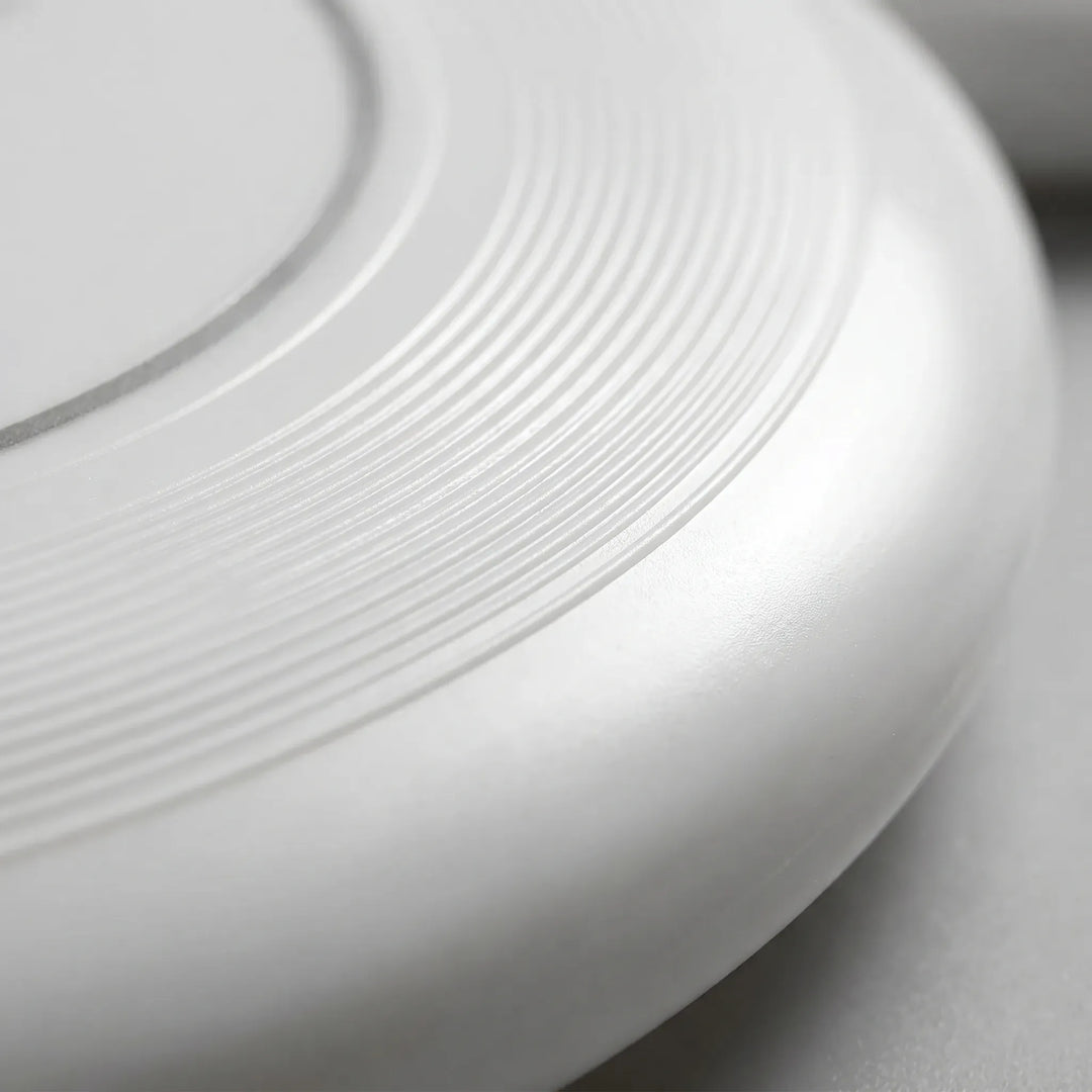 Reliable 175g ultimate disc showing aerodynamic profile for long throws