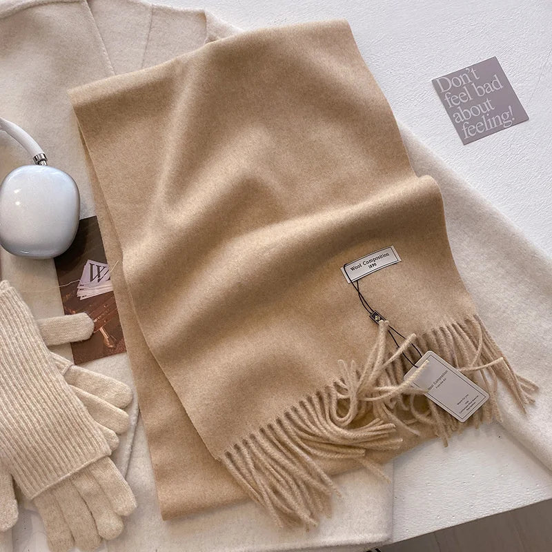 Practical women's winter scarf for everyday comfort