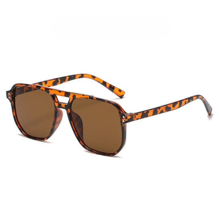 Fashion-forward square sunglasses with gradient tinted lenses