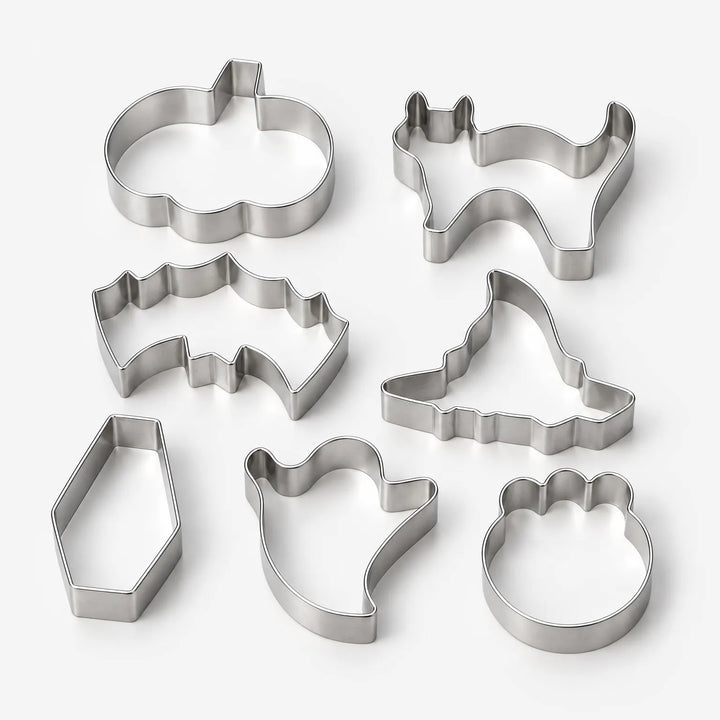 Unisex Halloween cookie cutter set featuring spooky metal pastry molds for festive holiday baking.