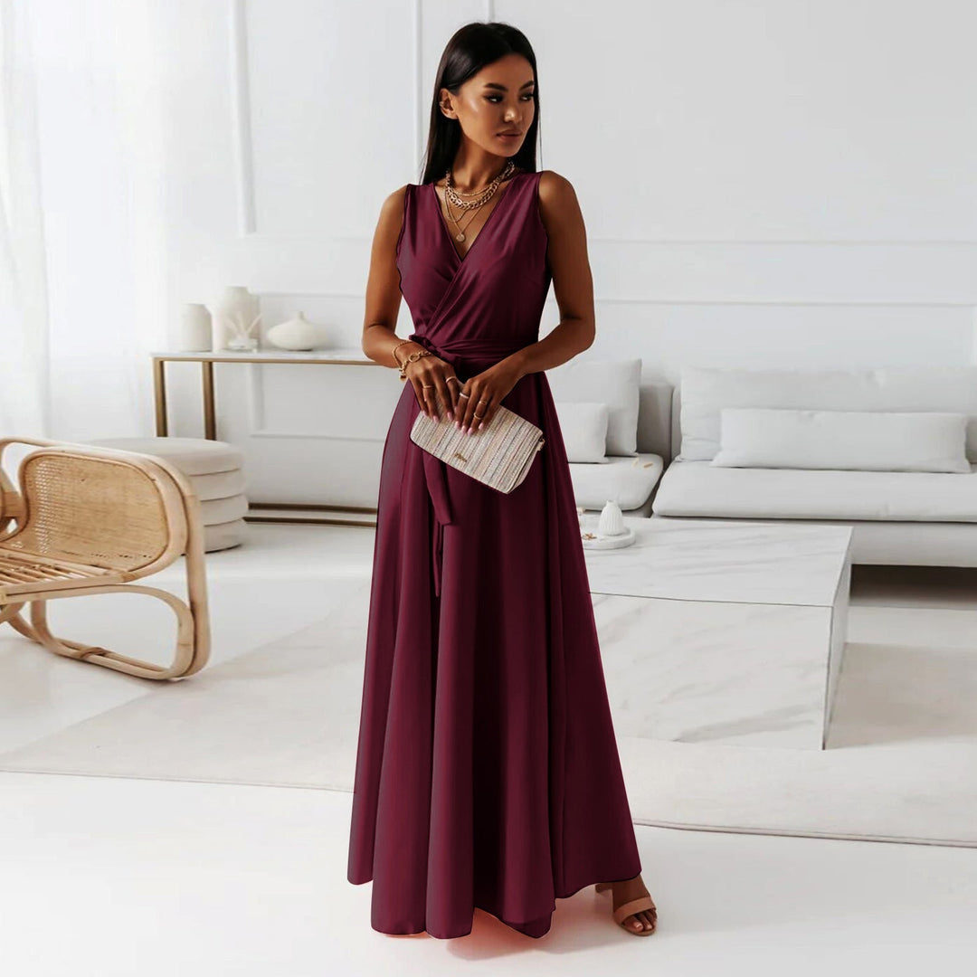 Chic sleeveless evening dress and maxi dress for special occasions
