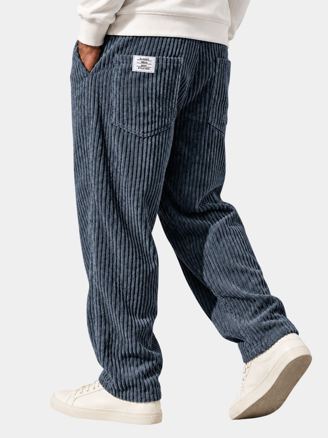 Pocket detail on comfortable mens relaxed fit textured pants