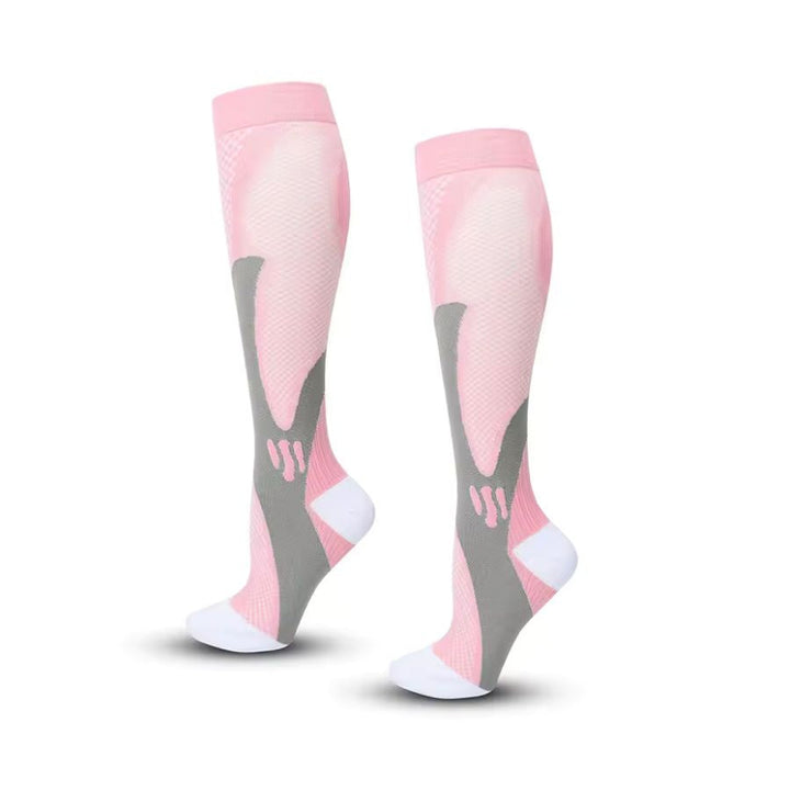 Breathable sports socks providing targeted compression and stability