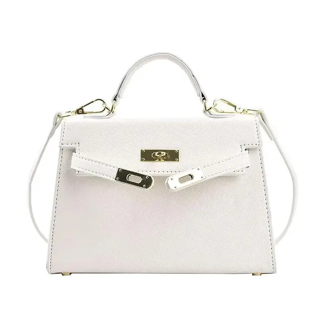 Model carrying the chic handbag as a trendy daily fashion accessory