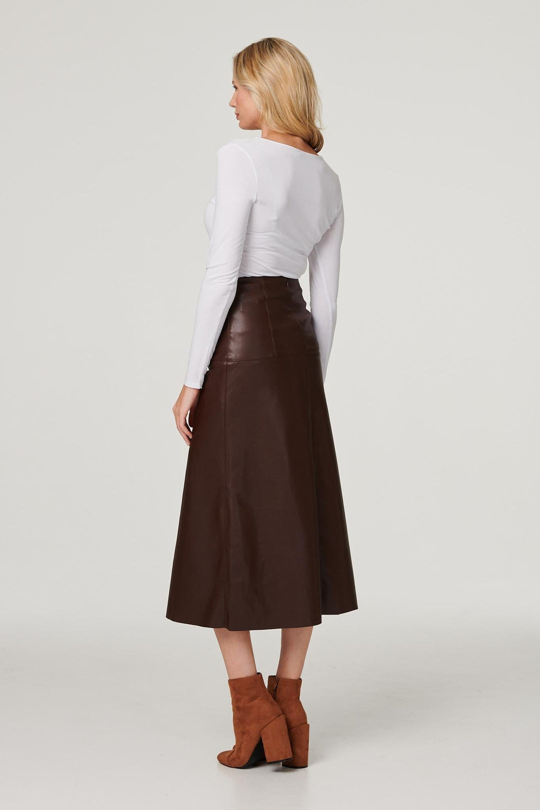 Plus size brown high waist skirt paired with chic blouse