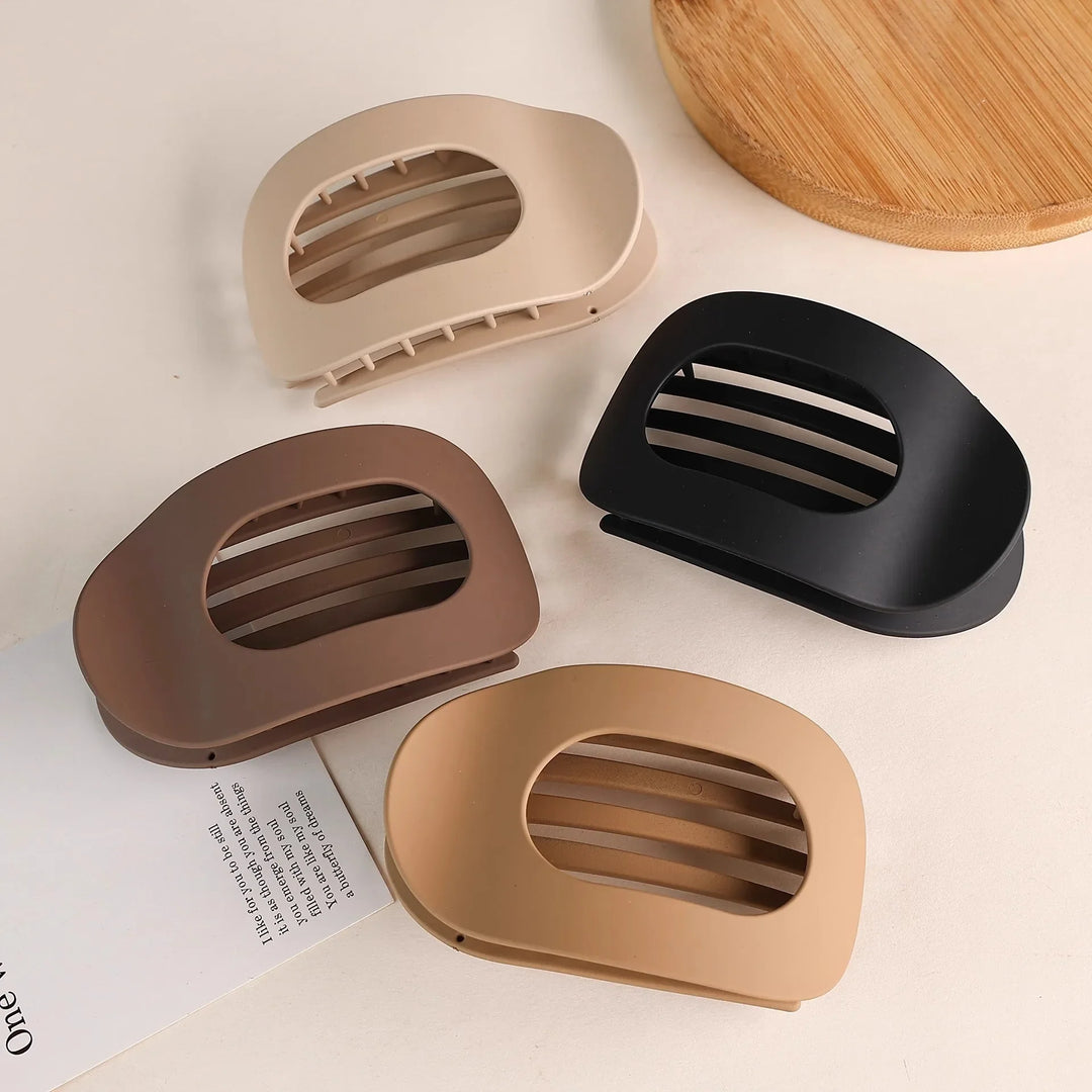 Classic tortoiseshell hair clip suitable for various hair types