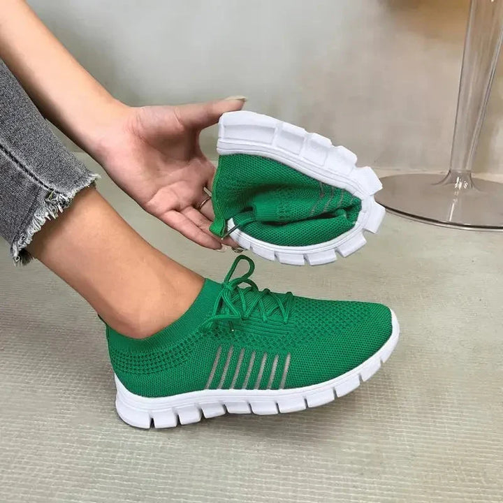 Comfortable women's casual walking shoes with arch support insole