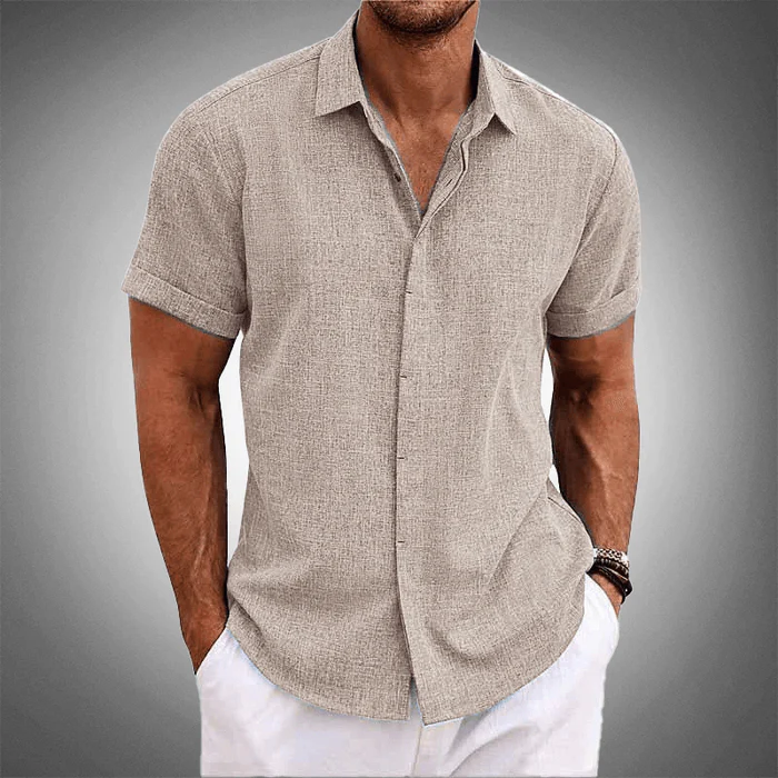 Collar and button detail of men's casual short sleeve top