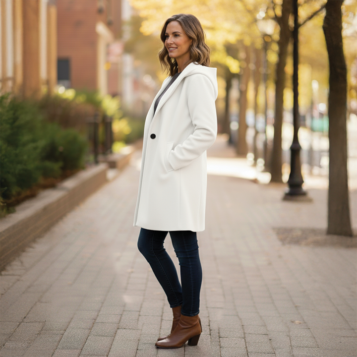 Full outfit inspiration featuring the stylish and cozy oversized hooded coat.