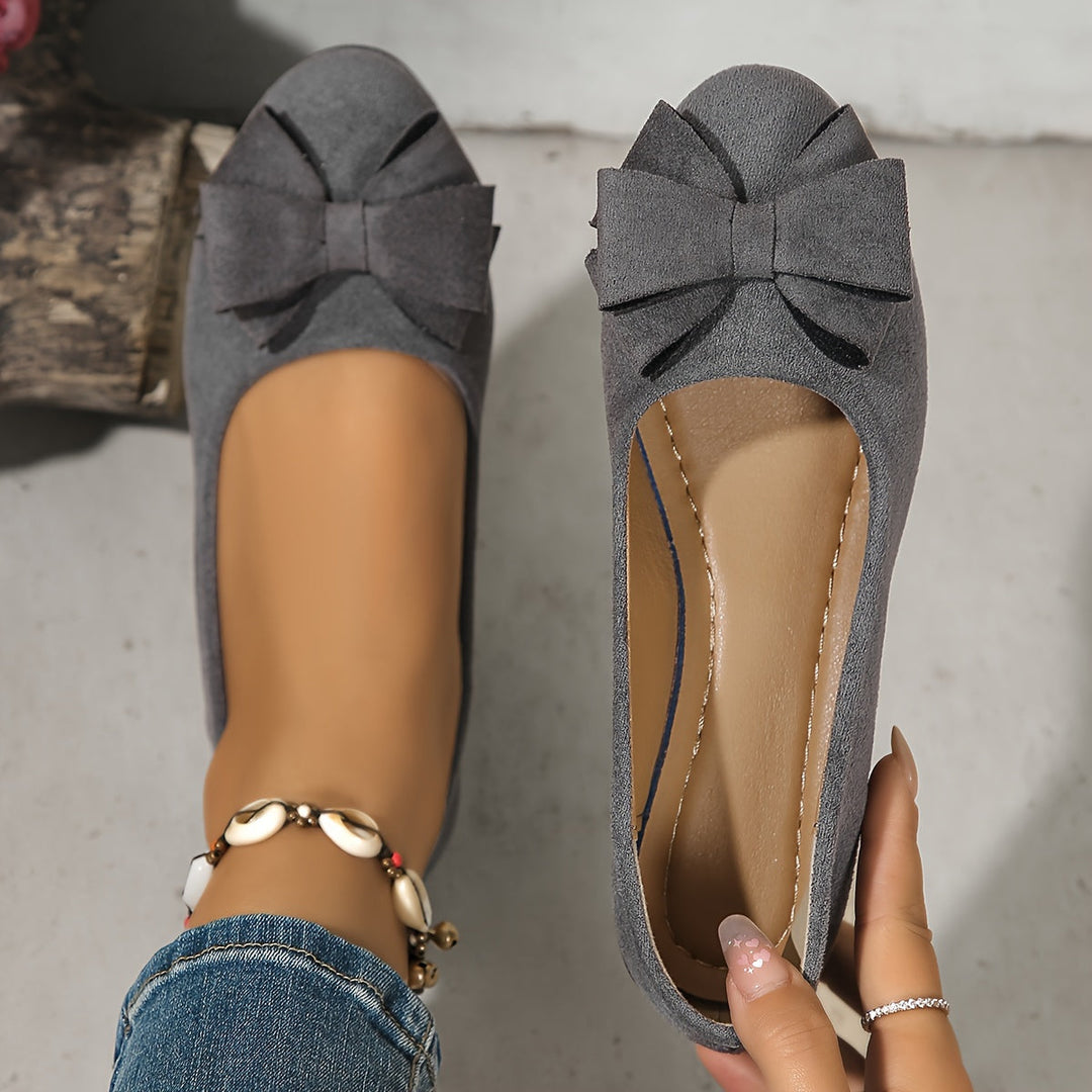 Description graphic showing arch support features in comfortable footwear